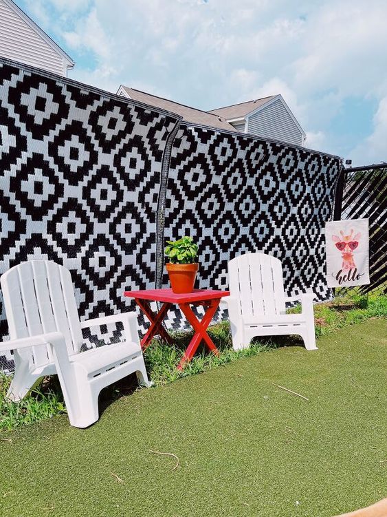 Plastic rug Privacy Fence