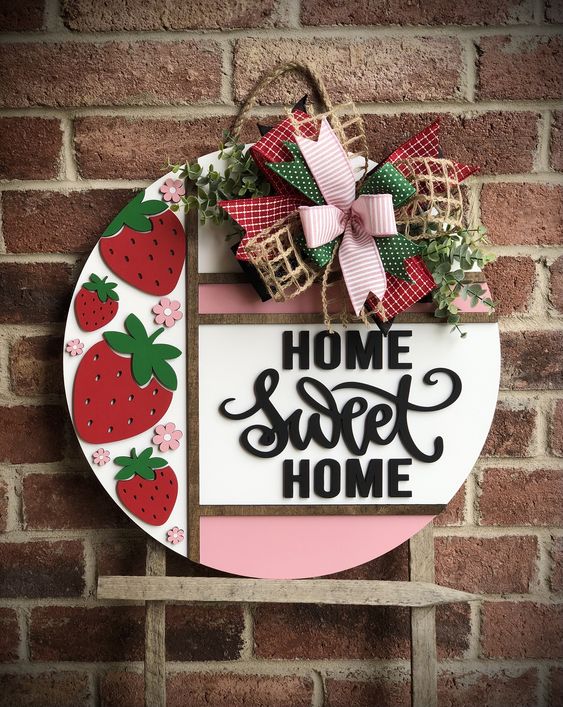 Strawberrie Color Sheme Door Hanger