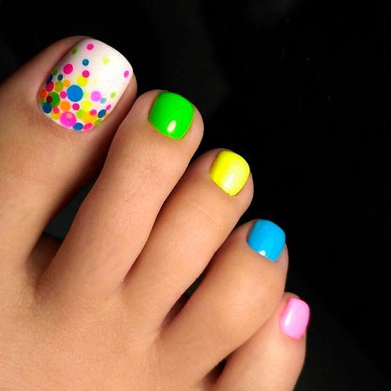 Conffetti Big Toe With Colorful Toes