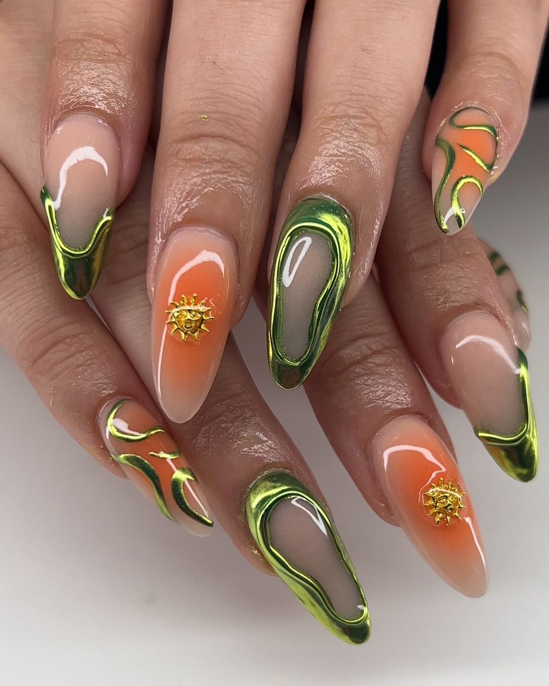 Jelly Orange Nauls And Metalic Green Acrylic Lines