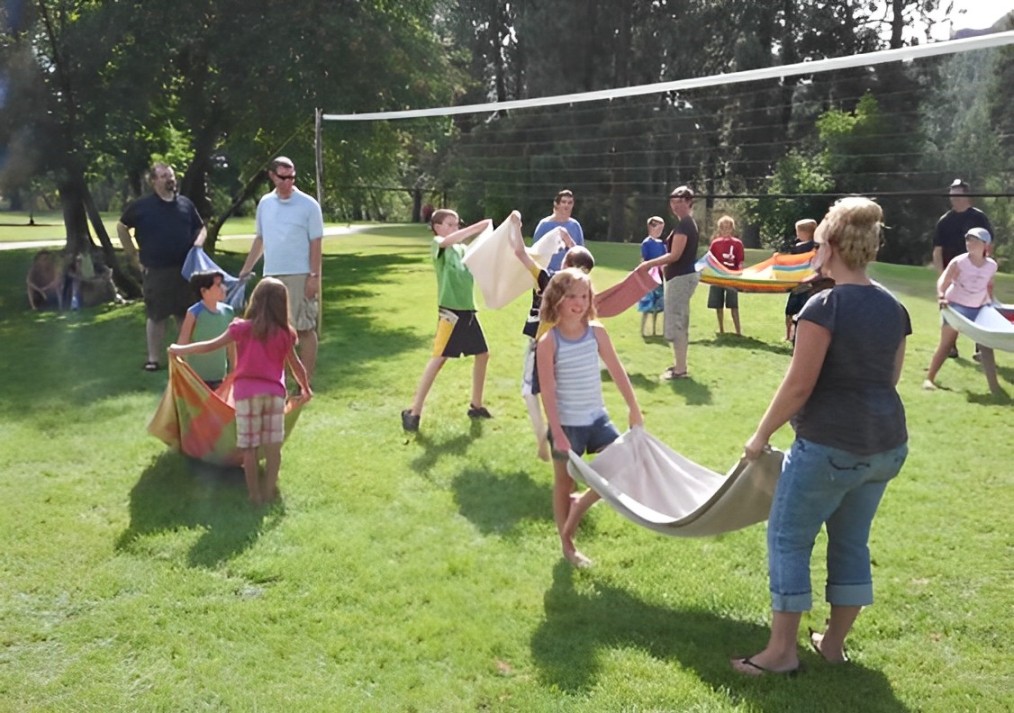 Volleyball Water Balloon Toss