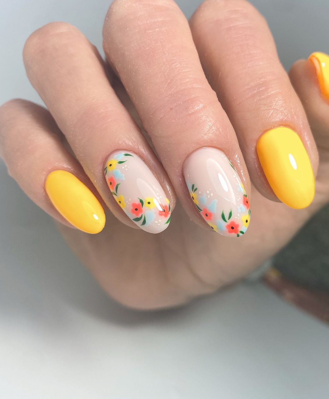 Yellow And Nude NAils With Floral Edge