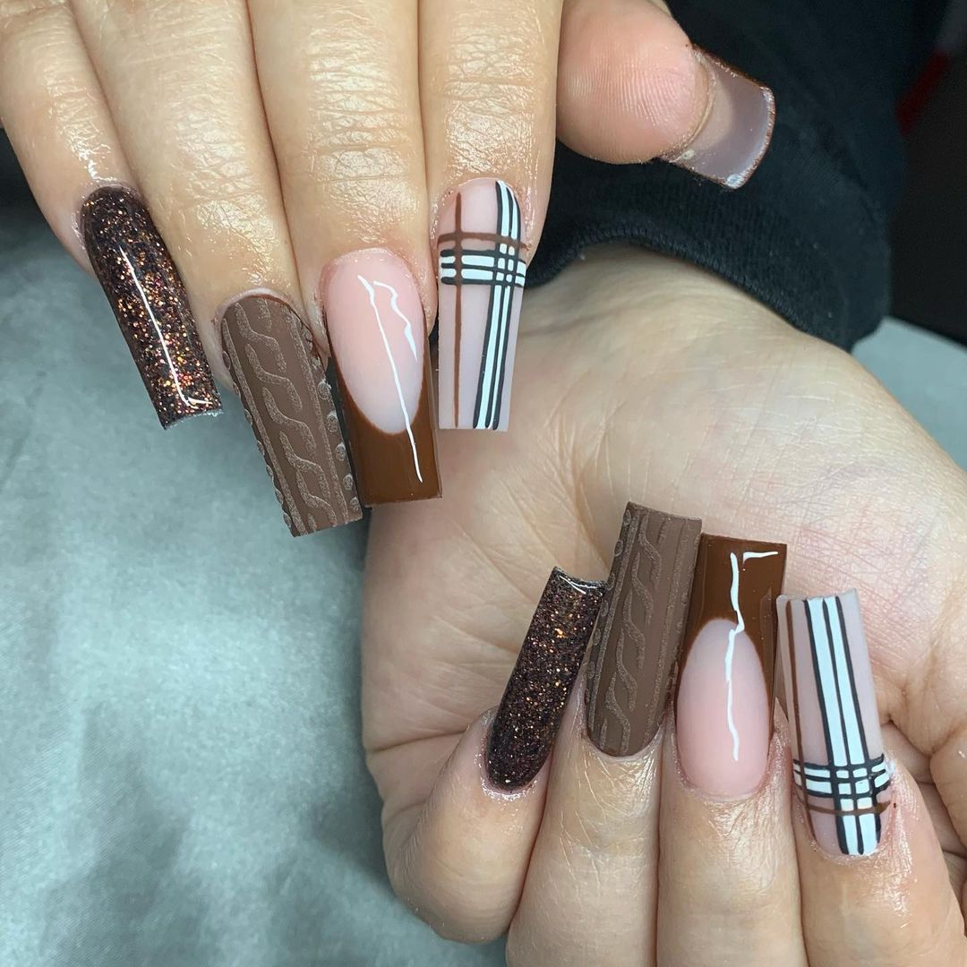 Glitter Brown Plaid And knitted Pattern Nails