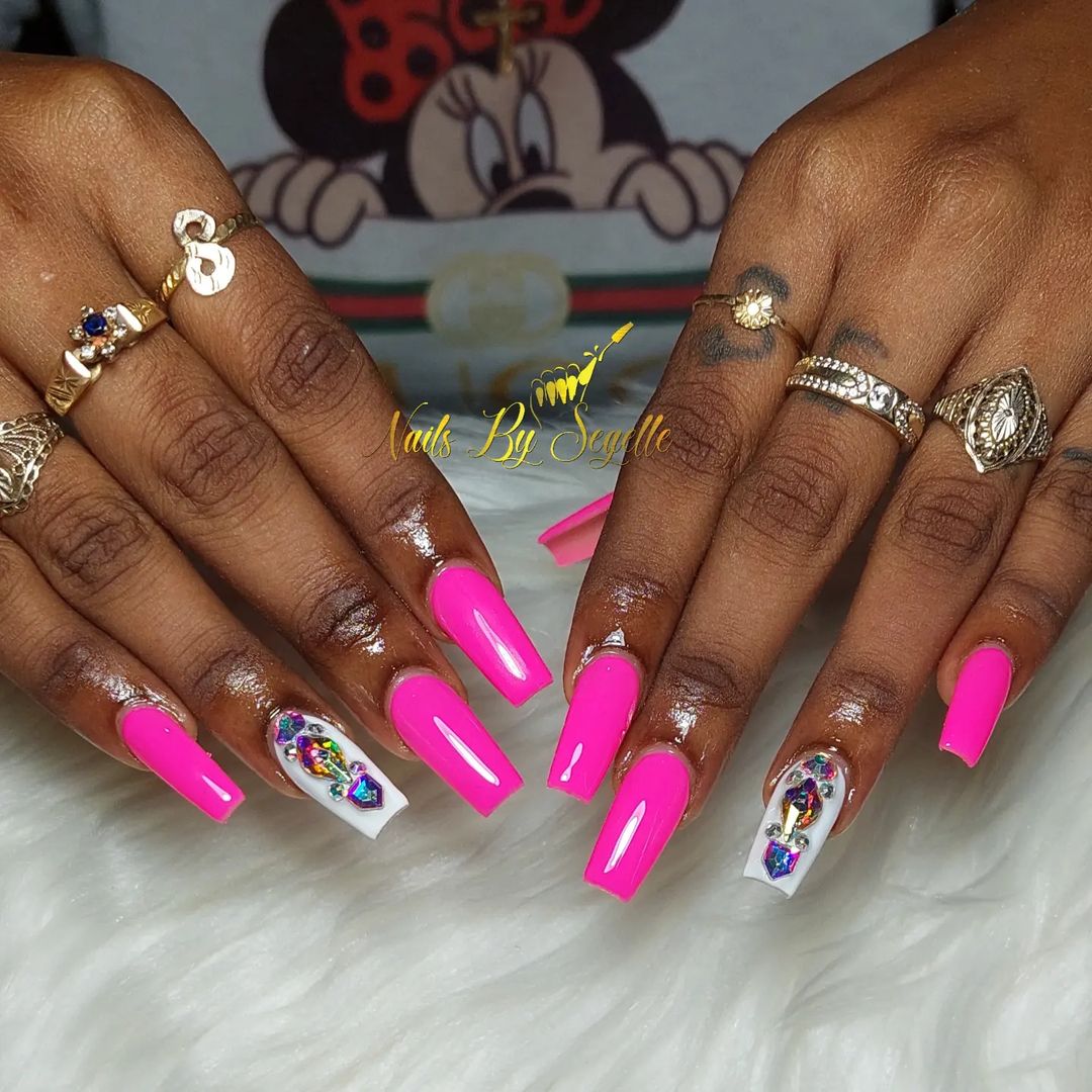 PinkRhinestone Acrylic Nails