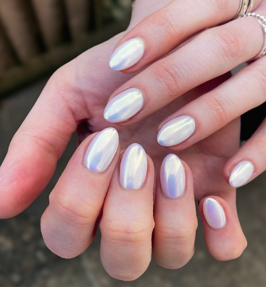 Short Oval White Chrome Nails